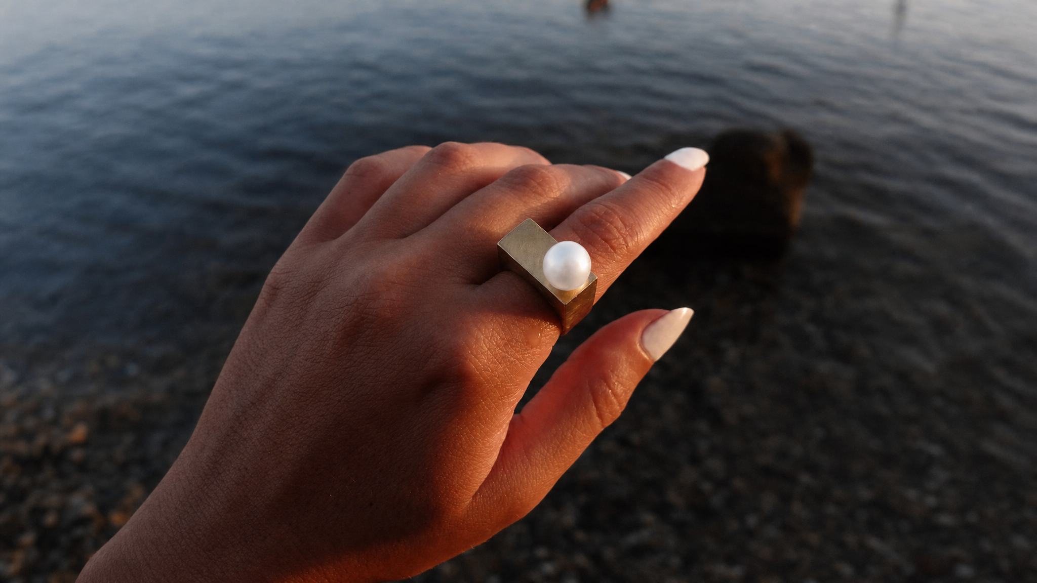 Anello Lola