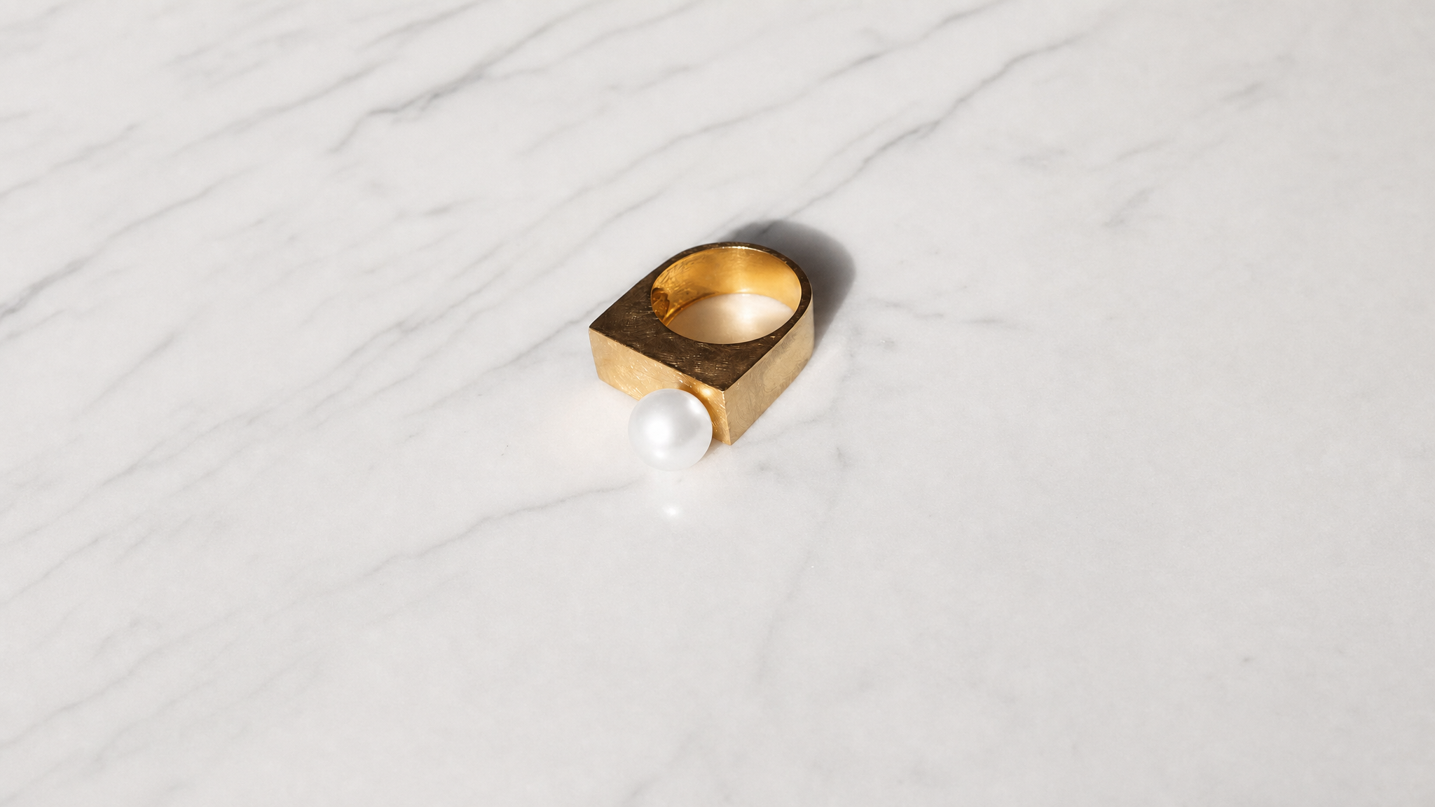 Anello Lola